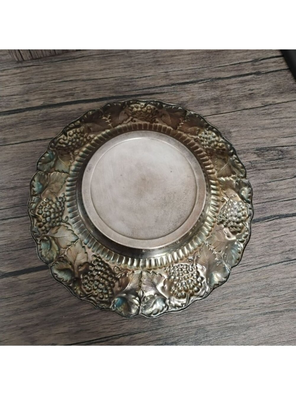 Vintage William Adams Silver-Plated Repousse Serving Bowl 11" Dish Spain Grape - Picture 4 of 9